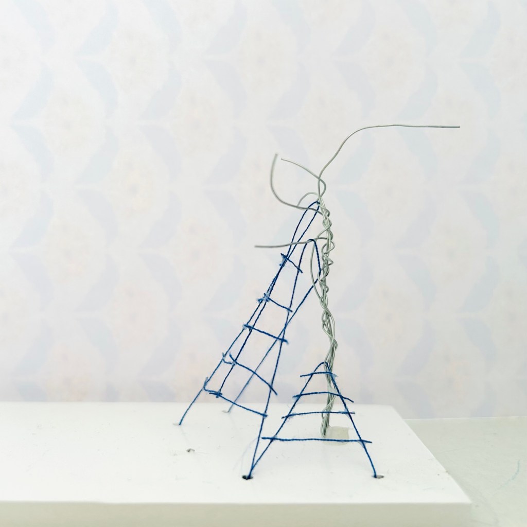 Model of climbing&nbsp;grids